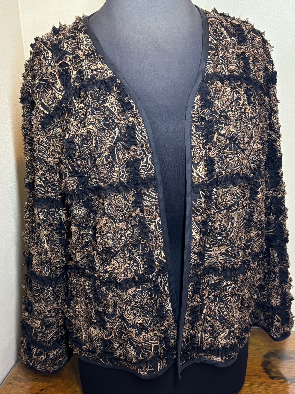 Chico’s Textured Black and Tan Open Front Jacket, medium, Chicos size 1, holiday
